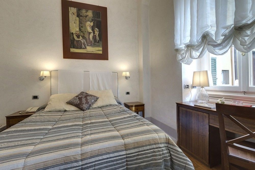 Il Salotto Di Firenze Pensión 3*
